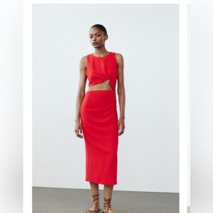 CUT OUT RING MIDI DRESS RED. SIZE M